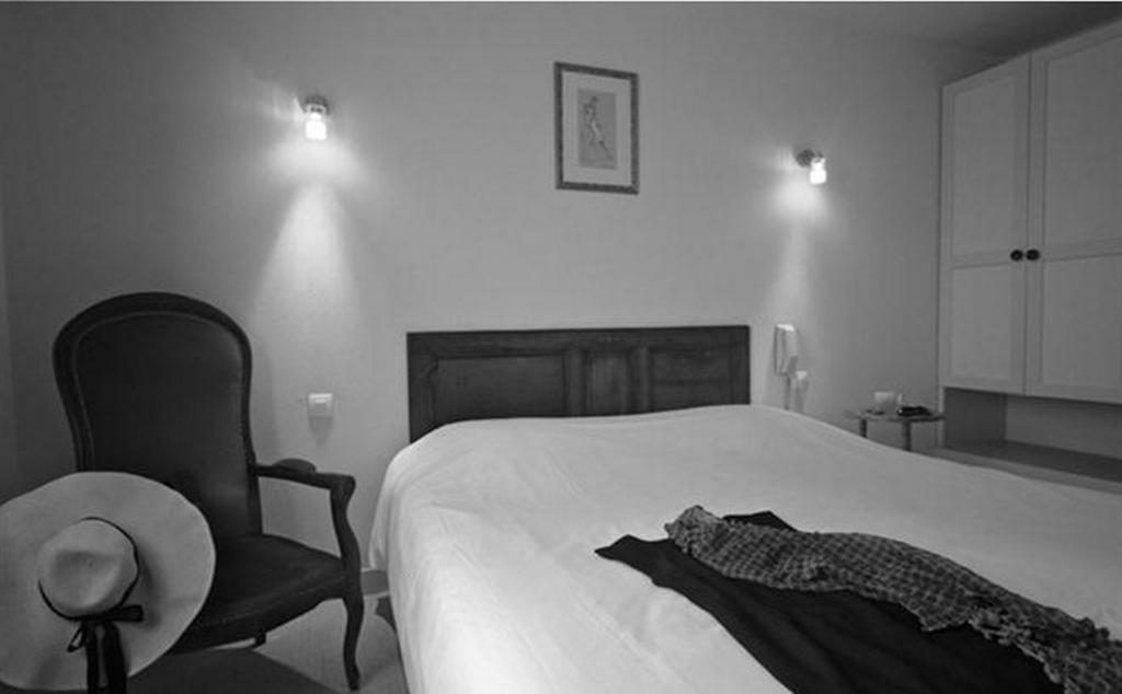 Hotel-Restaurant De L'Abbaye Plancoët Oda fotoğraf