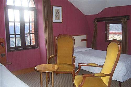 Hotel-Restaurant De L'Abbaye Plancoët Oda fotoğraf